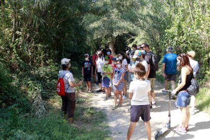 Visita guiada al Parc de la Mitjana de Lleida per donar-lo a conèixer com a espai per refugiar-se de la calor a l'estiu