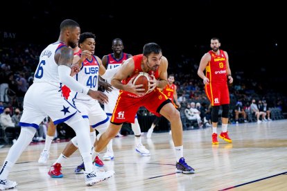 Pierre Oriola jugó ante Estados Unidos su último partido antes de quedar descartado para Tokio.