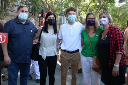 Pol Serena llegó a la Audiencia de Barcelona arropado por Junqueras, Vilalta, Serret y Vergés.