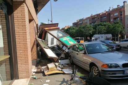 L'accident va ocórrer a la intersecció entre els carrers Baró de Maials i Rosa Parks.