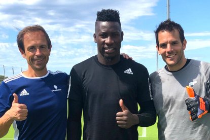 Yvan Castillo, junto a André Onana y Pau Torres.