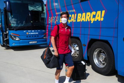 Sergi Roberto, ayer a la llegada de la plantilla a Alemania.