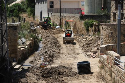 Imatge d’arxiu d’obres a les conduccions a Vinaixa.