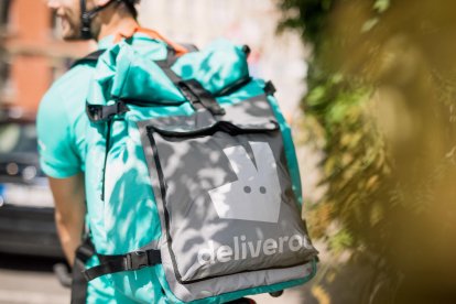 Deliveroo se marcha de España después de la aprobación de la 'ley rider'