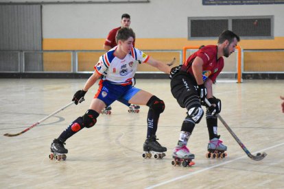 Una jugada del partido de ayer entre Alpicat e Igualada.