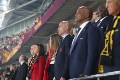 El president de la RFEF, Luis Rubiales, a la llotja d'autoritats de la final del Mundial, amb la reina Letizia