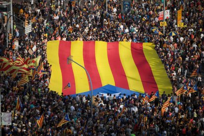 Las cuatro columnas de la manifestación confluyeron en la plaza España, donde se llevaron a cabo los parlamentos.