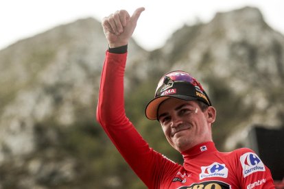 Sepp Kuss, maillot rojo de líder en la Vuelta.