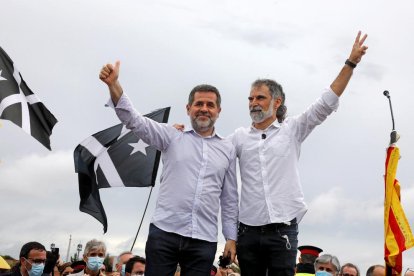 Jordi Cuixart (derecha) y Jordi Sánchez, en una imagen de archivo .