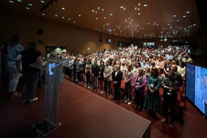 La cúpula de Junts ocupa la primera fila del Consell Nacional que la formación celebró ayer en Mataró.