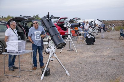 Els participants van fer servir tota mena de telescopis i càmeres per veure i retratar el cel.