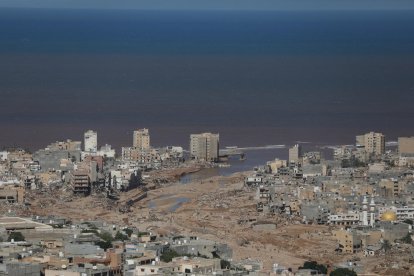 Vista de la ciutat de Derna, devastada després de les inundacions.