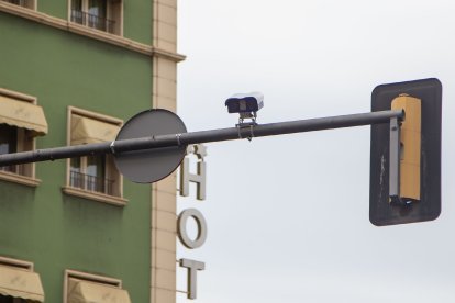 Una de les càmeres de control d’accés de la futura ZBE.