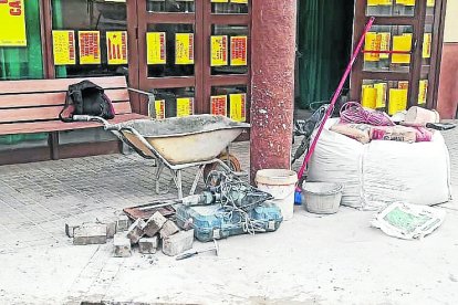 Torrelameu repara dos fuites d'aigua en carrers de la localitat