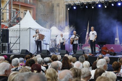 Cantada d’havaneres ahir a la plaça Sant Joan.