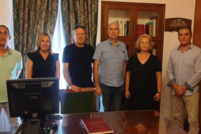 La reunió entre el consell i l’ajuntament de Castellnou.