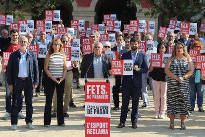 La concentració del col·lectiu esportiu català ahir davant el Parlament.