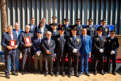 Foto de família de subdelegació, responsables del cos i dels condecorats.