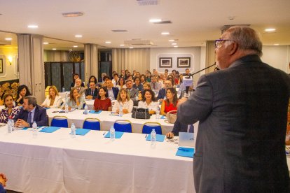 Un moment de la intervenció ahir de Pere Navarro durant la convenció a l’Hotel Sansi.