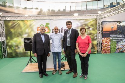 Els directius de Nufri amb el xef Joel Castanyé en el marc de Fruit Attraction.