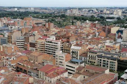 Vista de part de la ciutat, on l’any que ve el govern preveu apujar un 5,8% part de les taxes.