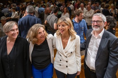 Yolanda Díaz va estar avalada per membres dels comuns durant la presentació a Barcelona.