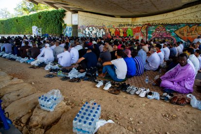 La comunitat musulmana resa a la canalització per segona vegada