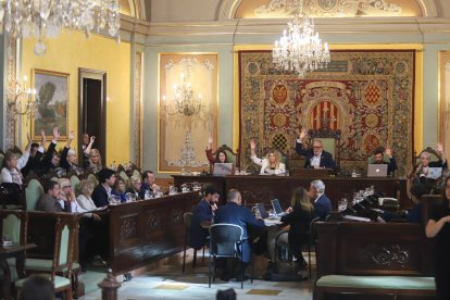 Imatge d’arxiu d’un ple en el qual el govern del PSC i el grup de Junts van votar igual.