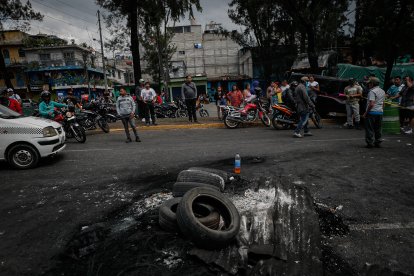 Fotografia de bloquejos a la carretera a Guatemala.