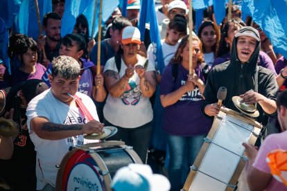 Joves partidaris del candidat presidencial, Sergio Massa.