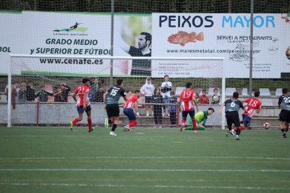 Enric Puiggròs va parar el penal, però va encaixar el 2-1 en el rebuig de la mateixa acció.