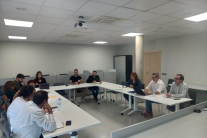 La reunió del consell amb institucions i entitats turístiques.