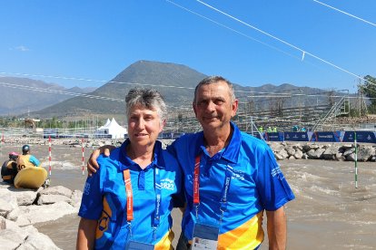 Núria Vilarrubla i Lluís Grau, dilluns passat al canal d’eslàlom del riu Aconcagua, que ja és a punt per a la competició.