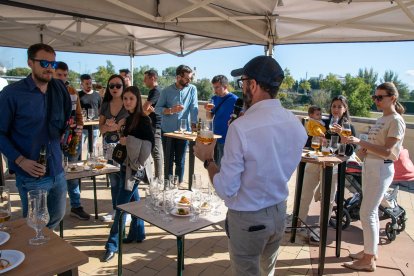 Un moment del maridatge amb cervesa celebrat ahir en l’última jornada del CervisiaLleida.