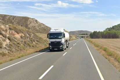 Imatge de l’N-230 a la sortida d’Alfarràs cap a Benavarri.