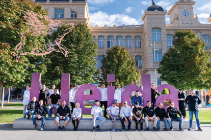 Foto de grup dels restauradors de Lleida que participen en l’onzè Porcpassió.