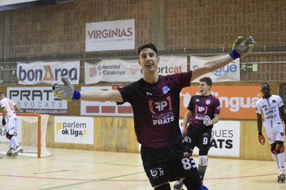 Sergi Folguera celebra el gol que va obrir el camí de la victòria.