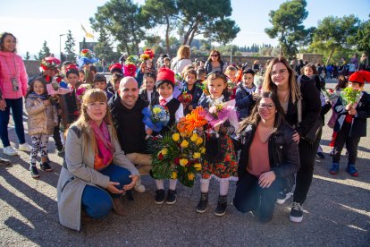 Les autoritats locals també van participar en l’ofrena.