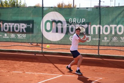 Adrià Franco, un dels lleidatans que van passar a quarts, durant el partit que va jugar ahir.