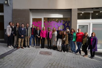 Acte d’inauguració del nou centre, al carrer Nou.