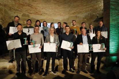 Foto de grup dels guardonats ahir en el segon concurs de vins de la DO Costers del Segre.