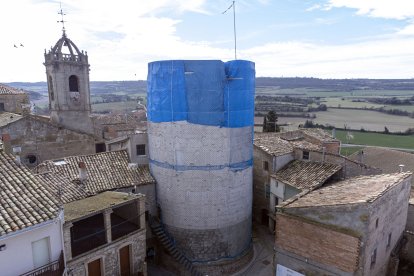 Estat actual de la torre medieval després de desmantellar els treballs de la primera rehabilitació.