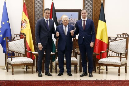 Sánchez, ahir al costat dels seus homòlegs palestí i belga.