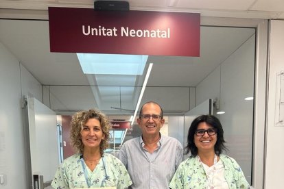 Acreditació a dos professionals de l'Arnau en cures intensives a prematurs