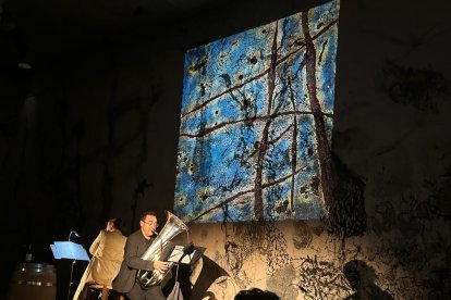 Art, música i vins amb el Duo Sinergies en un espectacle a Mas Blanch i Jové