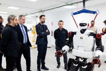 El conseller Torrent va presentar els resultats de l’oficina d’Acció durant una visita a PAL Robotics.