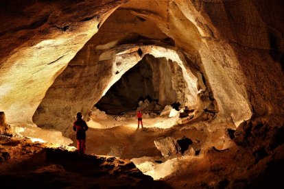 excursions subterrànies pel pirineu i les terres de Llleida