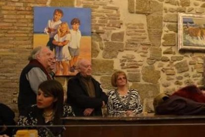 Els protagonistes de l'exposició, durant l'acte.