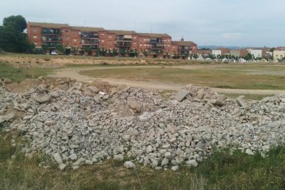 Abocador al barri del Firal de Balaguer.