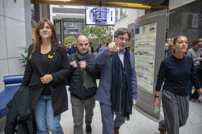 Puigdemont acompanyat per Borràs, Turull i Nogueras durant les negociacions amb el PSOE.